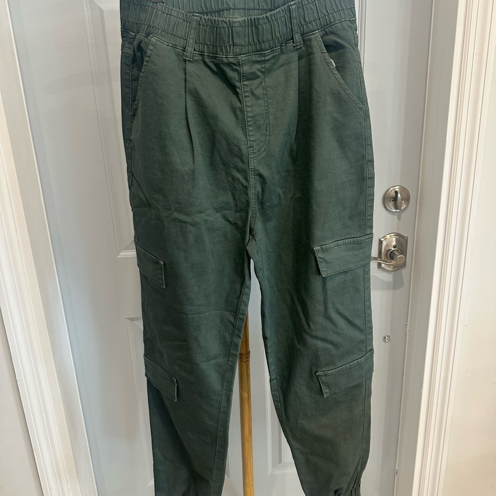 Women’s Green Cargo Pants